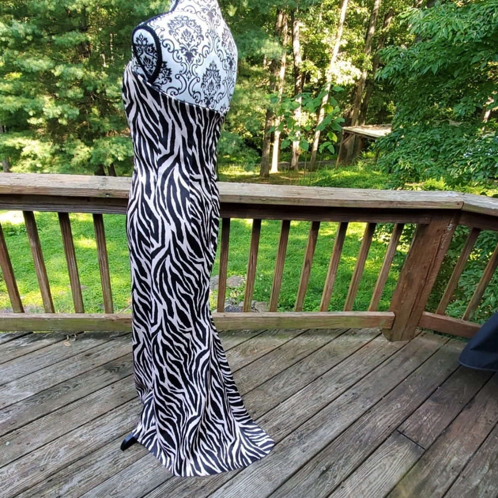 Jessica McClintock Stretch Evening Gown - Picture 2 of 6